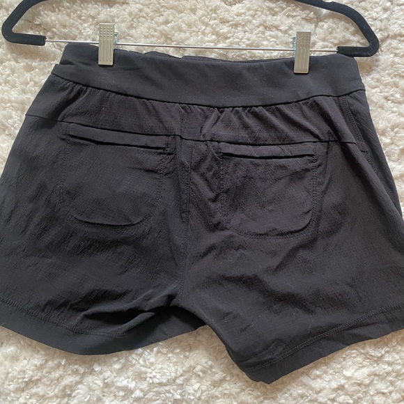 Black Athleta Trekkie Shorts - Size 0 - Picture 3 of 7